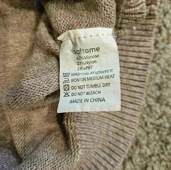 Softome Oatmeal V-Neck Wrap Sweater W/ Ribbed Hems, Size XL - Picture 4 of 5